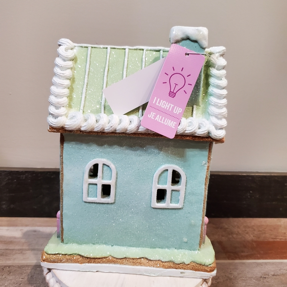 Pastel Easter Gingerbread House-NWT - Picture 9 of 9
